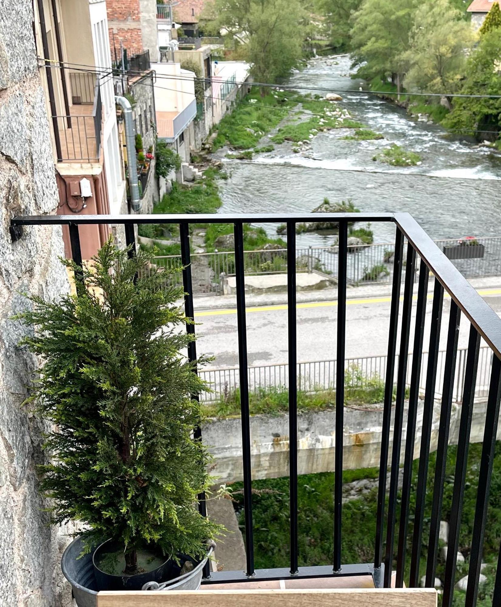 Apartamento Colgante Al Rio Con Vistas Al Puente Camprodon Esterno foto